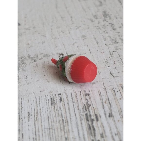 Hallmark Tasty Tannenbaum mini ornament Xmas cupcake - Picture 7 of 7